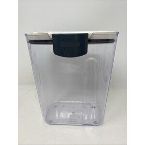 Prepworks Progressive ProKeeper 8 Cup Air Tight Canister With Pouring Spout
